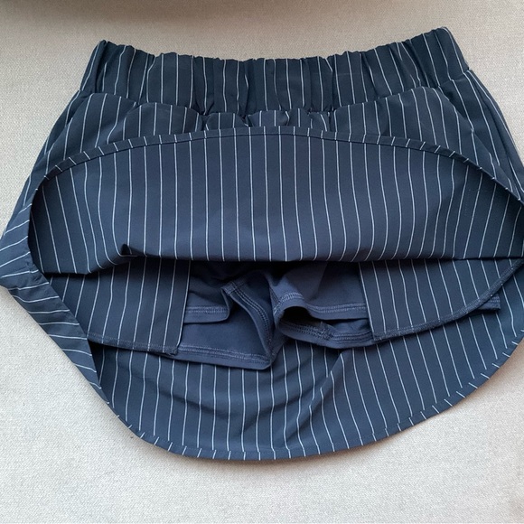 Alo Yoga Pinstripe Daylight Mini Skirt Navy/Ivory S - Picture 5 of 9